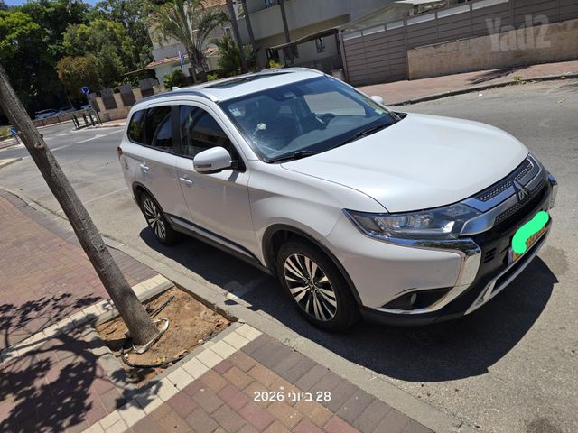 מיצובישי אאוטלנדר