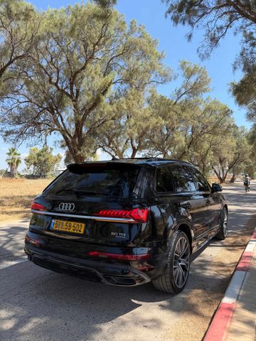 אאודי Q7