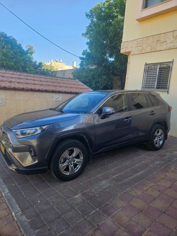 מודעת רכב טויוטה RAV4