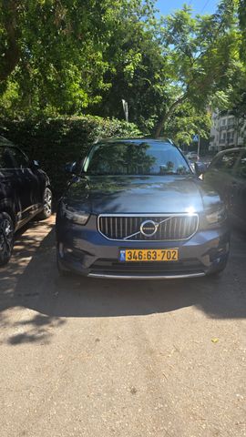 מודעת רכב וולוו XC40