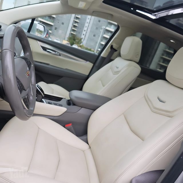 קאדילק XT5