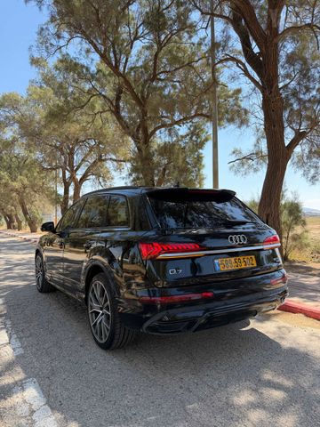 אאודי Q7