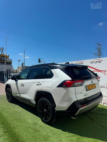 טויוטה RAV4