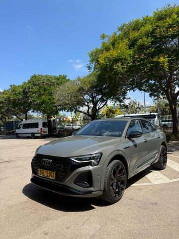 מודעת רכב אאודי Q8 e-tron