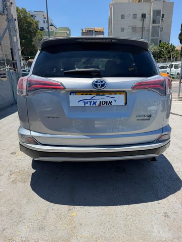 טויוטה RAV4