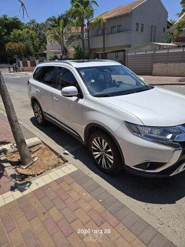 מודעת רכב מיצובישי אאוטלנדר