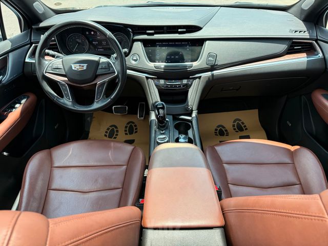 קאדילק XT5