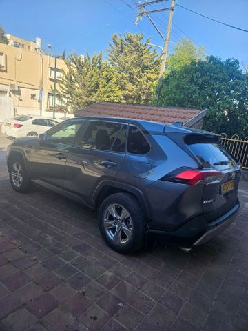 טויוטה RAV4