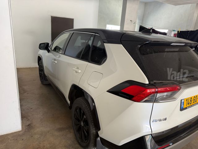 טויוטה RAV4