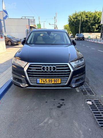 מודעת רכב אאודי Q7