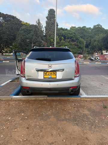 קאדילק SRX