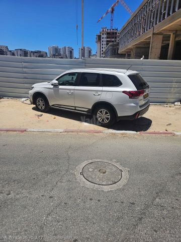 מיצובישי אאוטלנדר