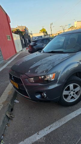 מיצובישי אאוטלנדר
