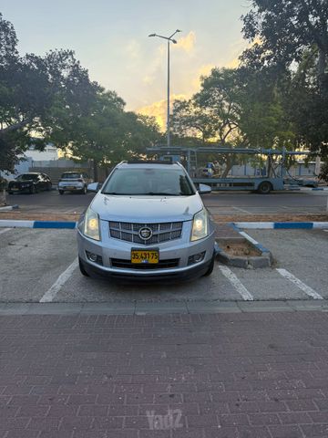 קאדילק SRX