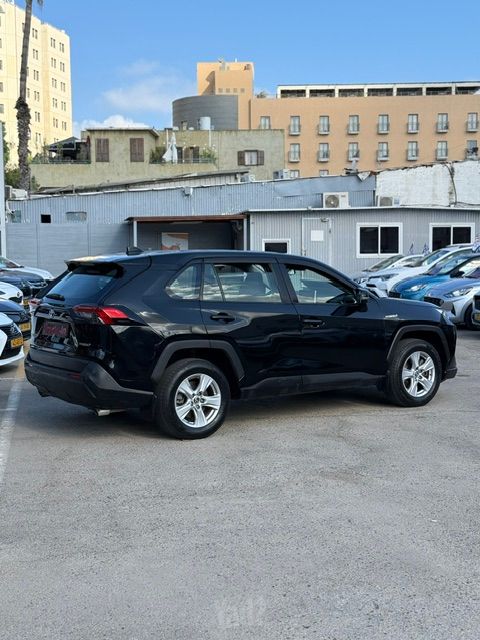 טויוטה RAV4