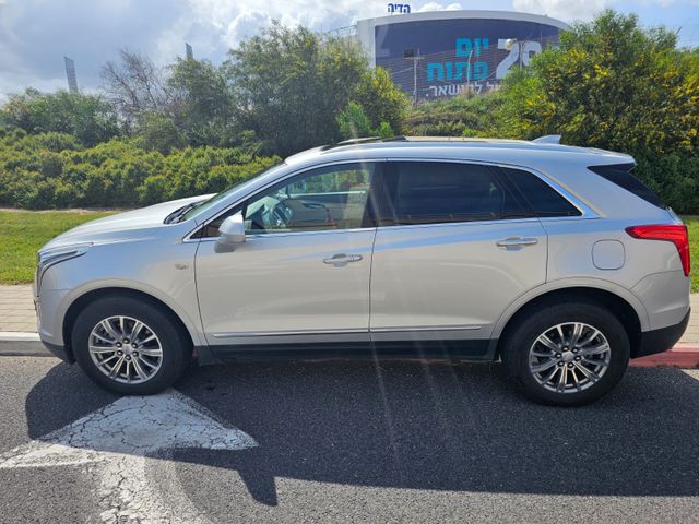 קאדילק XT5