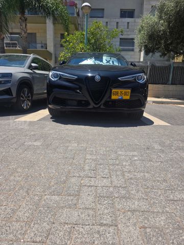 אלפא רומיאו סטלביו