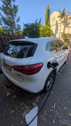 אם ג'י EHS PHEV