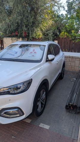 אם ג'י EHS PHEV