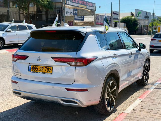 מיצובישי אאוטלנדר