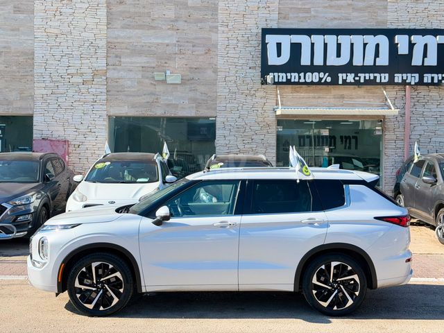 מיצובישי אאוטלנדר