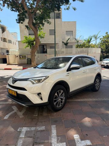 טויוטה RAV4