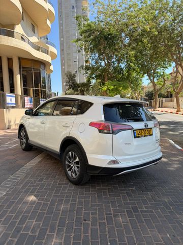 מודעת רכב טויוטה RAV4