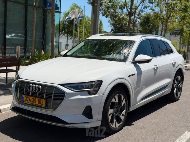 מודעת רכב אאודי E-tron