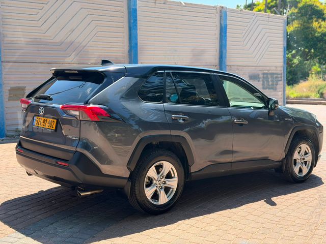 טויוטה RAV4