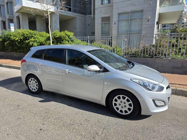 יונדאי i30