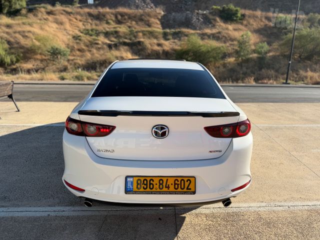 מאזדה 3