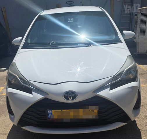 טויוטה יאריס