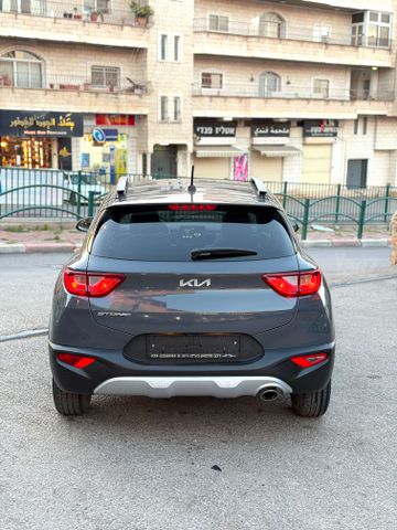 קיה סטוניק