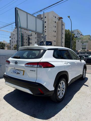 טויוטה קורולה קרוס