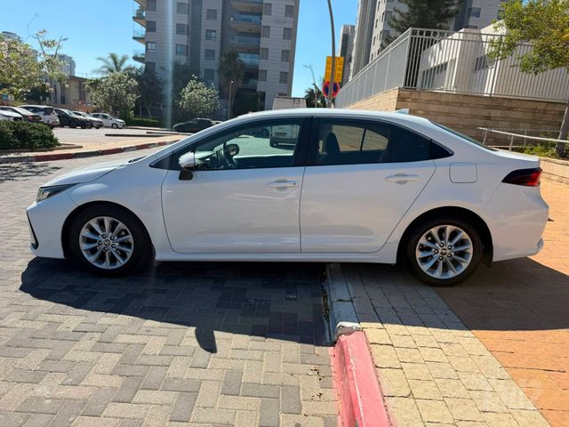 מודעת רכב טויוטה קורולה 1
