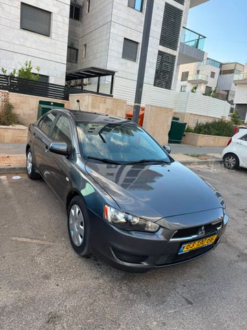 מיצובישי לנסר