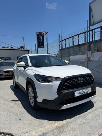 טויוטה קורולה קרוס