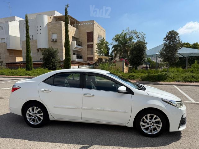 טויוטה קורולה
