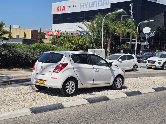 יונדאי i20