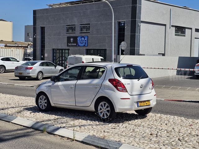 יונדאי i20