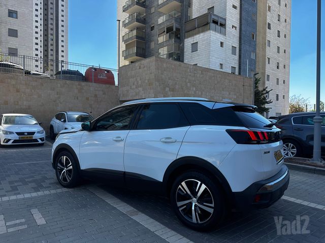 פיג'ו 3008