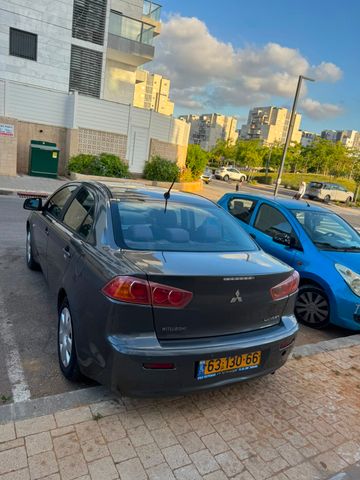 מיצובישי לנסר