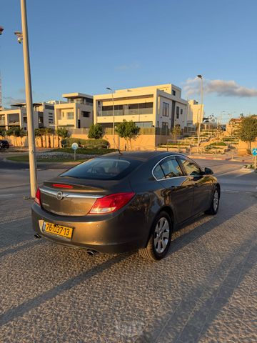 אופל אינסיגניה