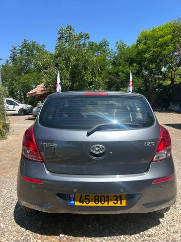 יונדאי i20