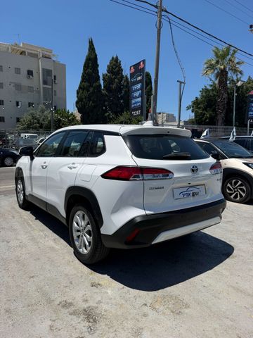 טויוטה קורולה קרוס