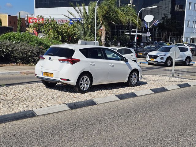 טויוטה אוריס