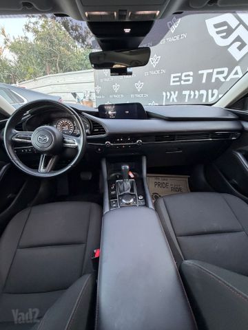מאזדה 3