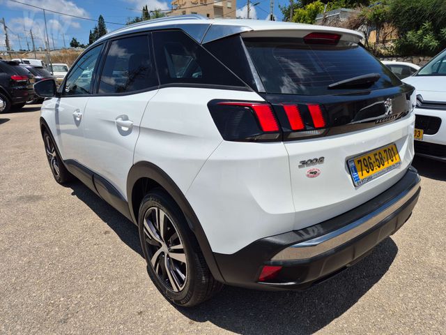 פיג'ו 3008