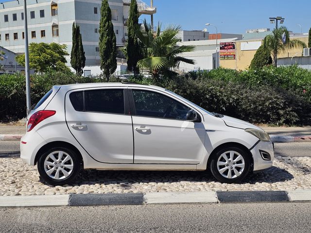 יונדאי i20