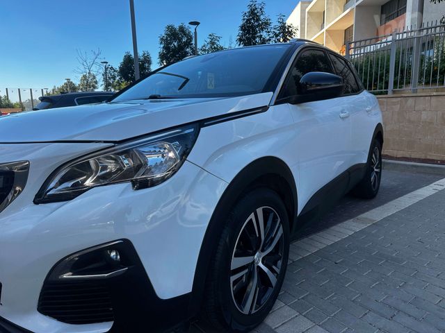 פיג'ו 3008